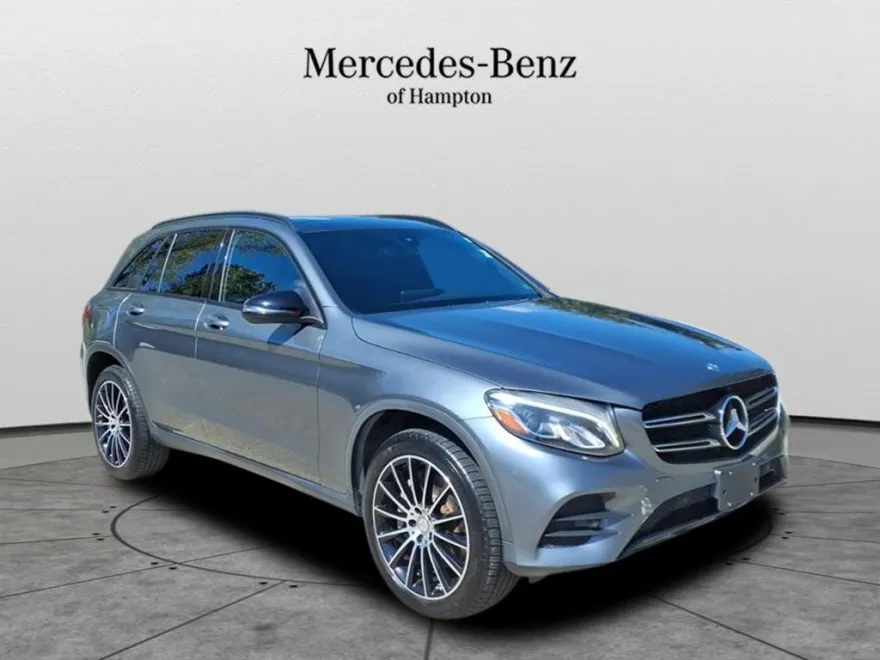 2017 Mercedes Benz GLC 300 4MATIC photo 1