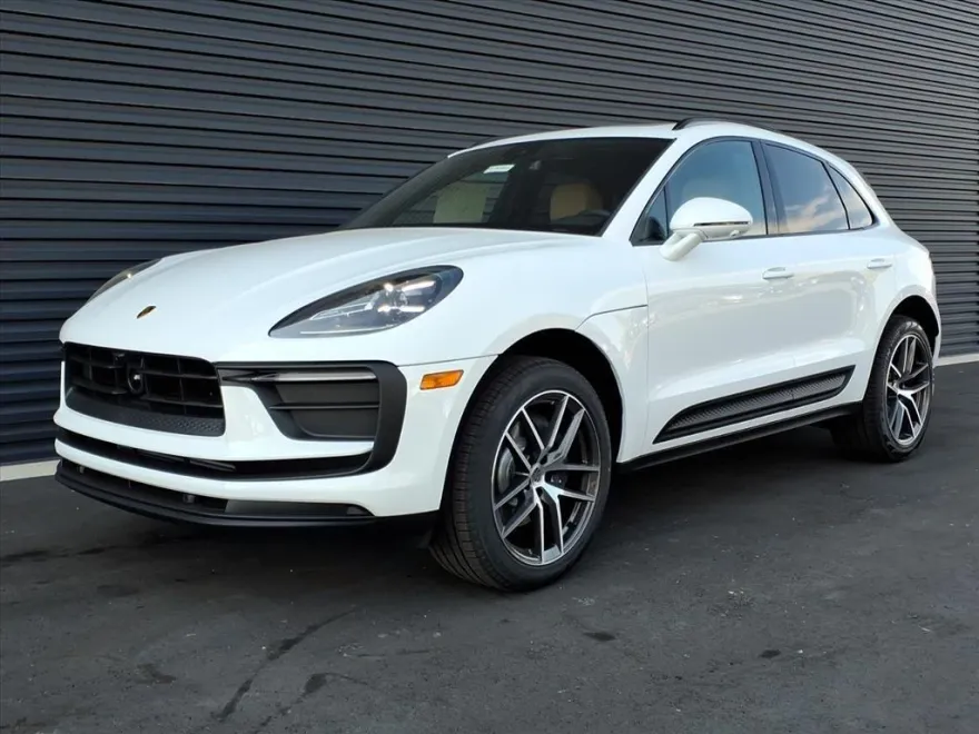 2026 Porsche Macan T photo 1