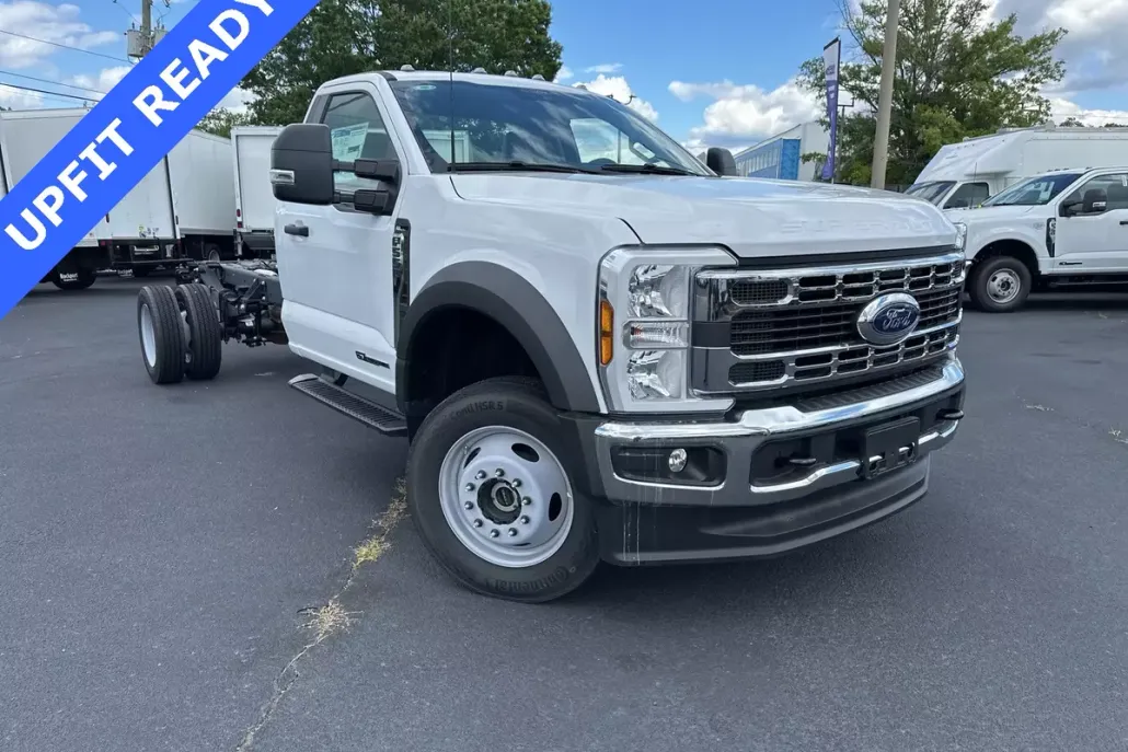 2024 Ford F-550 photo 1