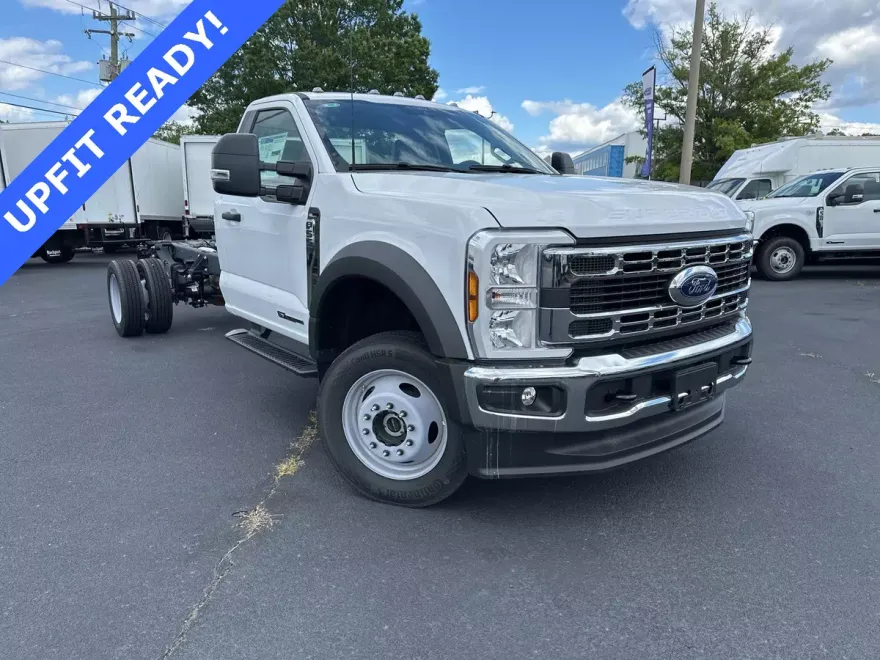 2024 Ford F-550 photo 1