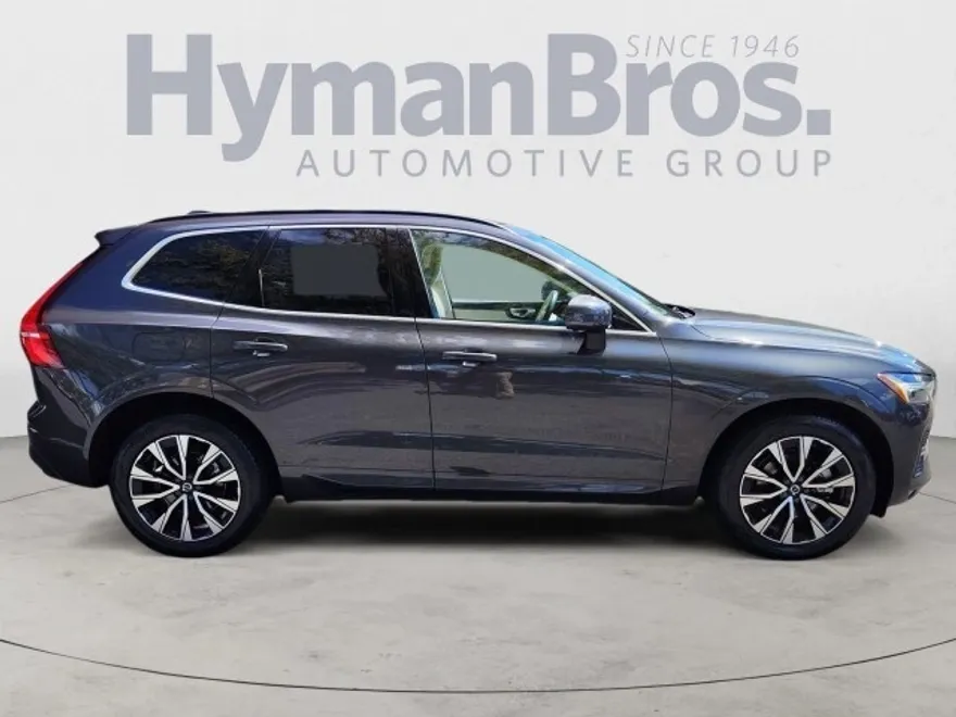 2023 Volvo XC60 Core photo 1