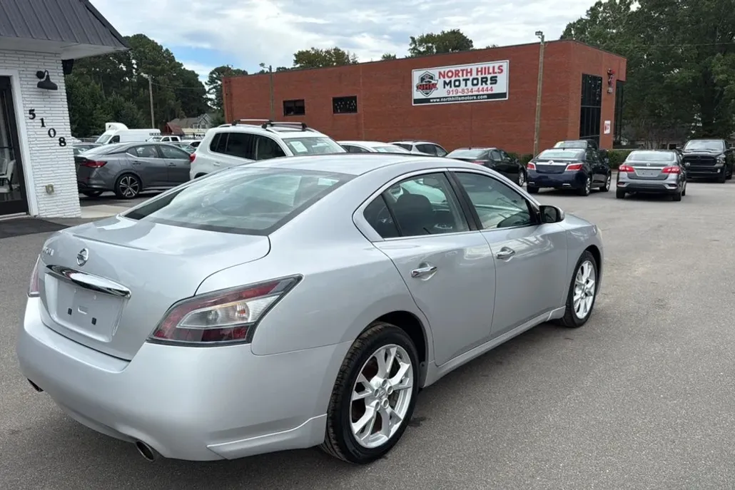 2013 Nissan Maxima photo 1