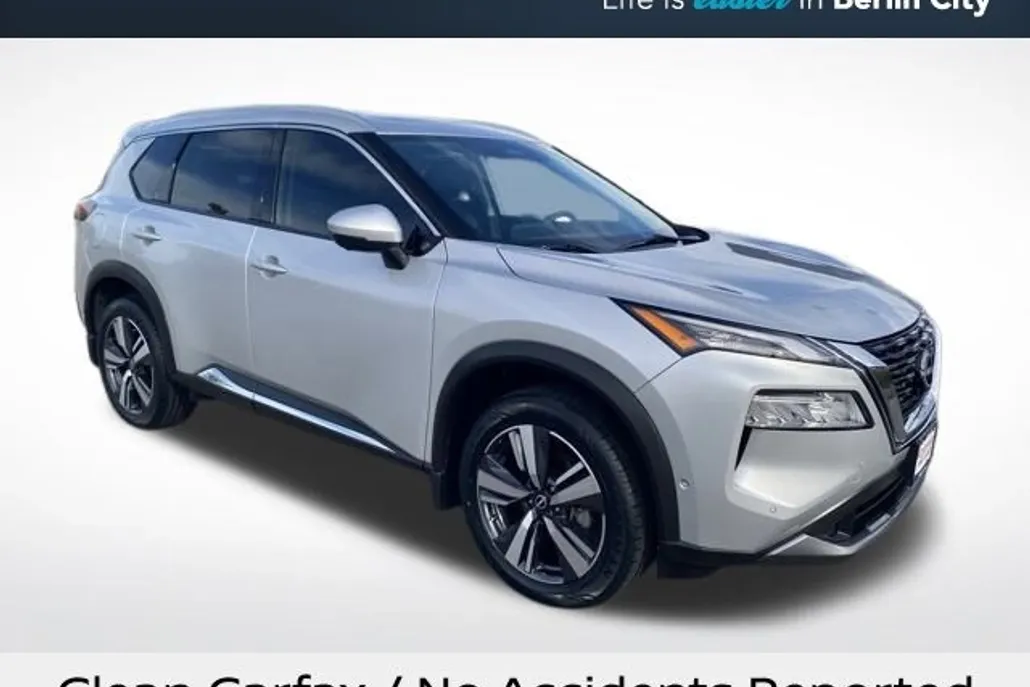 2023 Nissan Rogue SL photo 1