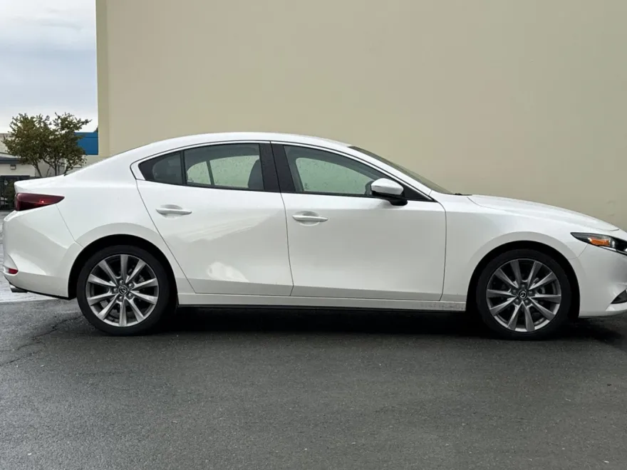 2023 Mazda Mazda3 2.5 Select Base photo 1
