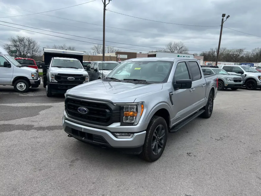 2023 Ford F-150 XLT photo 1