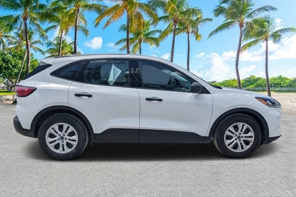 2021 Ford Escape S photo 1
