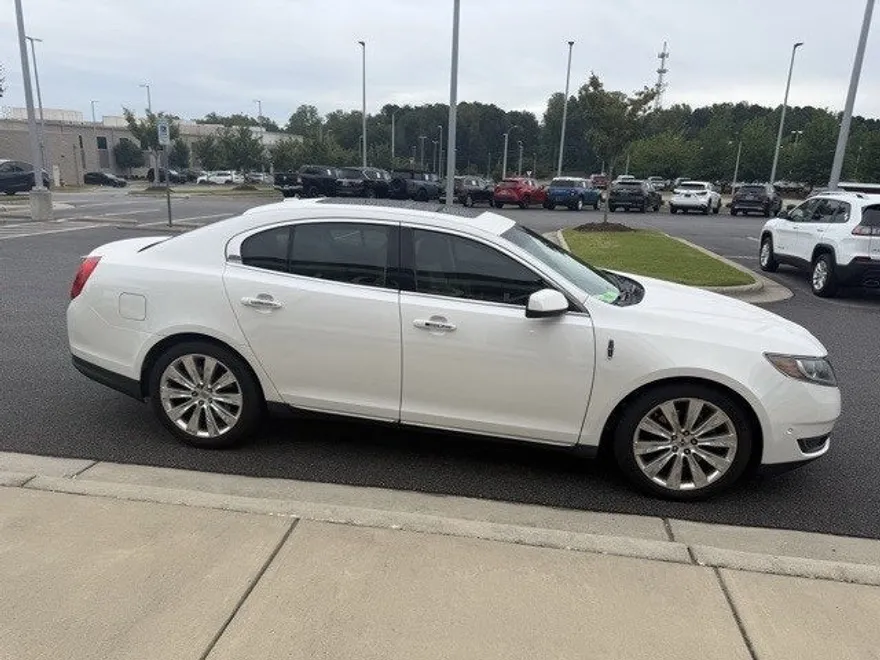 2013 Lincoln MKS EcoBoost photo 1