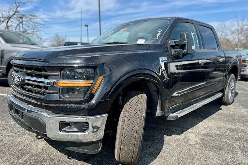 2025 Ford F-150 XLT photo 1