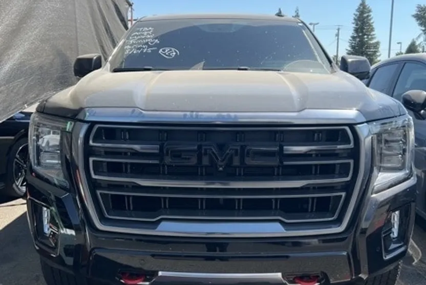 2024 Gmc Yukon XL AT4 photo 1