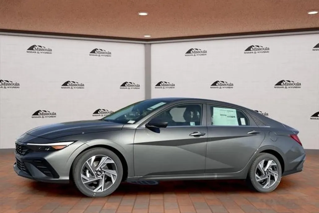 2025 Hyundai Elantra SEL Convenience photo 1