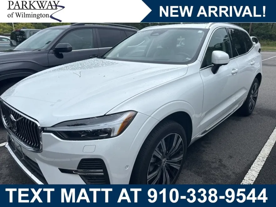 2022 Volvo XC60 B5 Inscription photo 1
