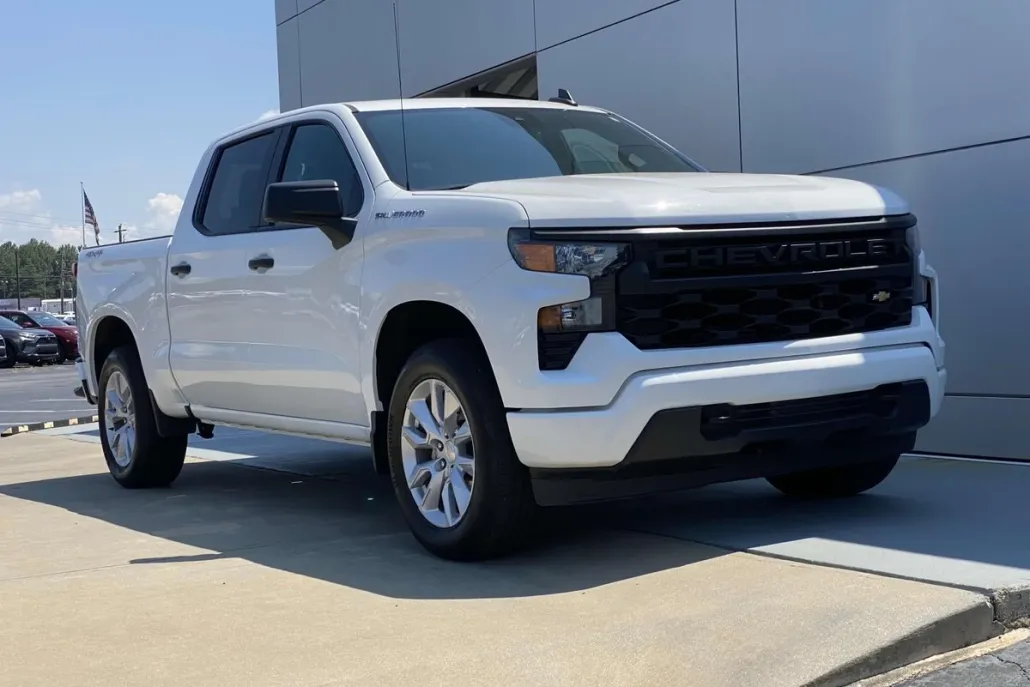 2023 Chevrolet Silverado 1500 Custom photo 1