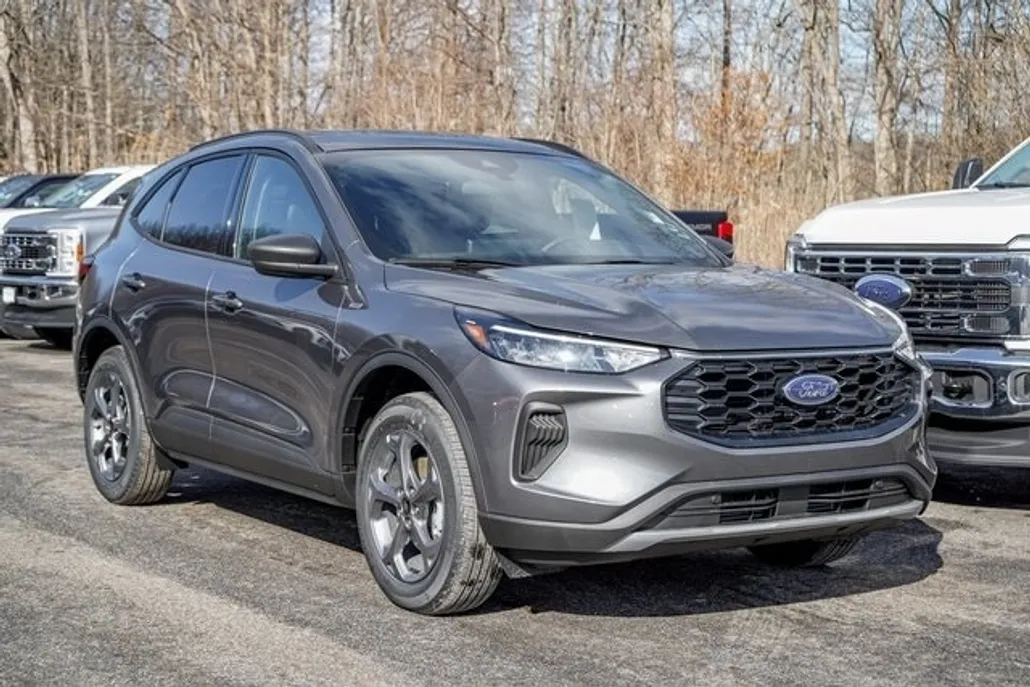 2025 Ford Escape ST-Line photo 1