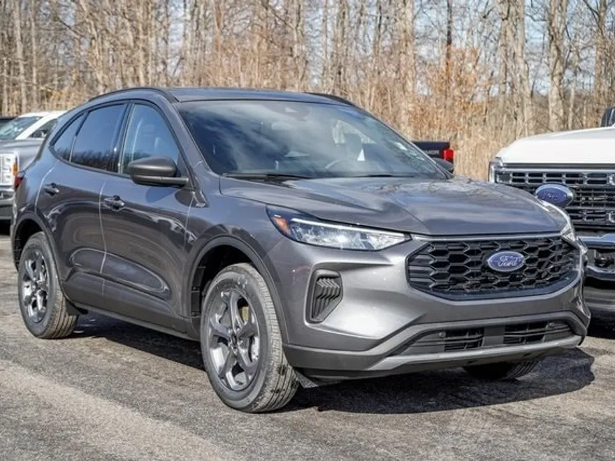 2025 Ford Escape ST-Line photo 1