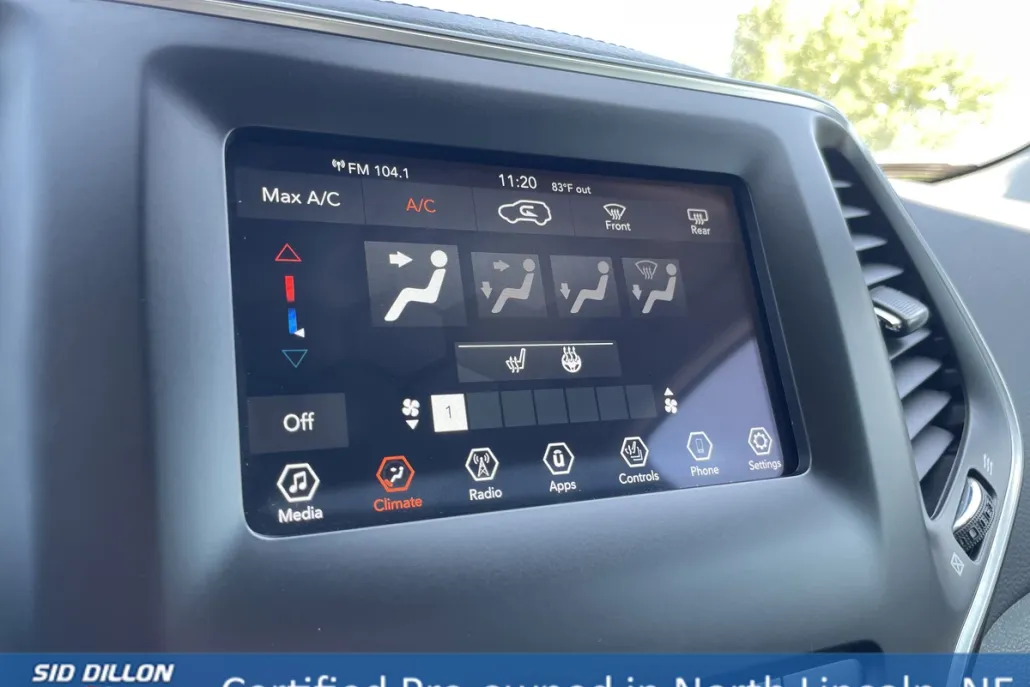 2021 Jeep Cherokee Latitude Lux photo 1