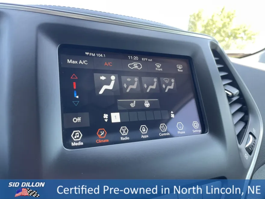 2021 Jeep Cherokee Latitude Lux photo 1