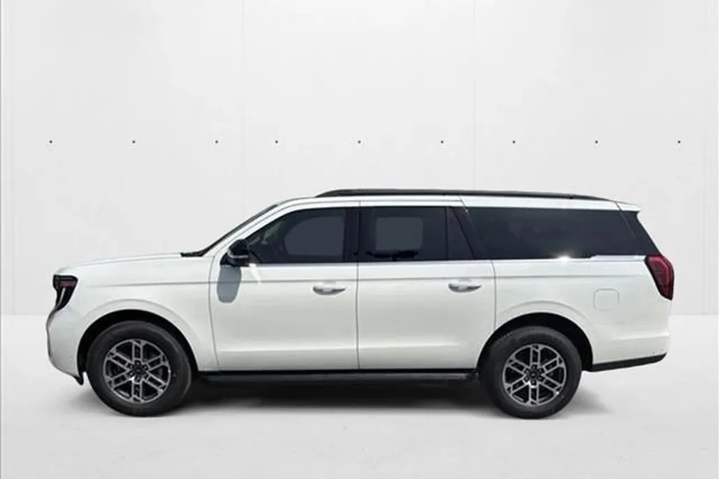 2025 Ford Expedition MAX photo 1