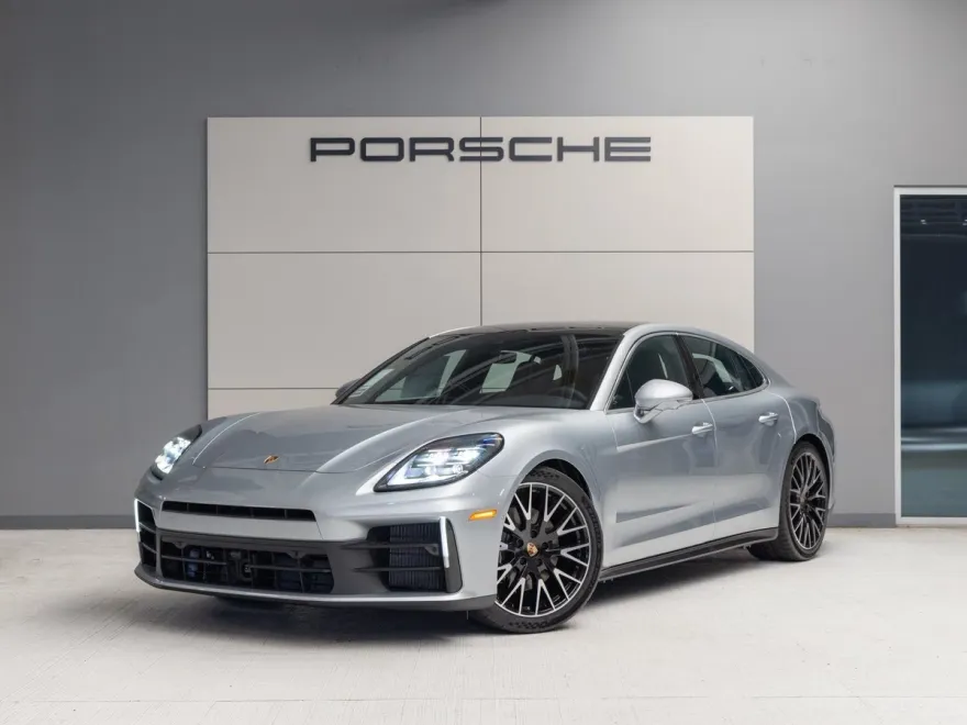 2025 Porsche Panamera 4 photo 1