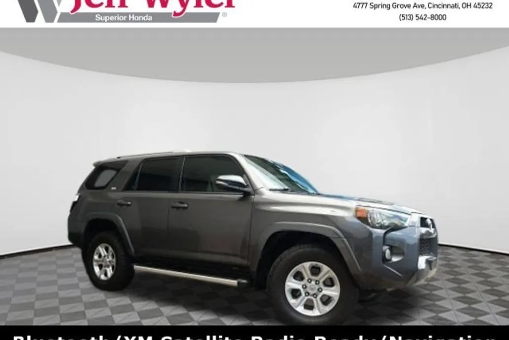 2017 Toyota 4Runner SR5 Premium photo 1