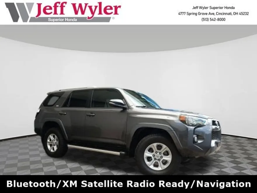 2017 Toyota 4Runner SR5 Premium photo 1
