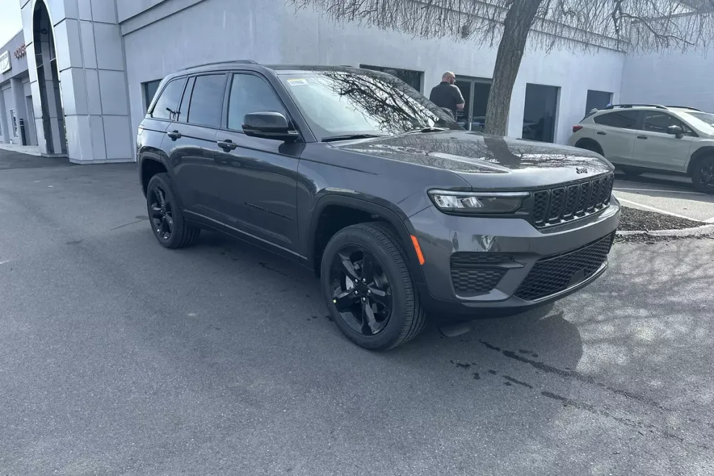 2025 Jeep Grand Cherokee Altitude X photo 1