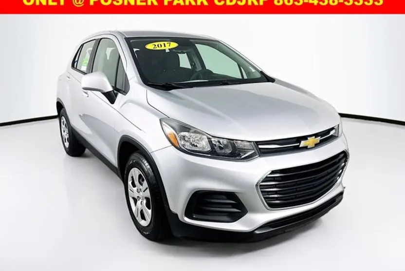 2017 Chevrolet Trax LS photo 1