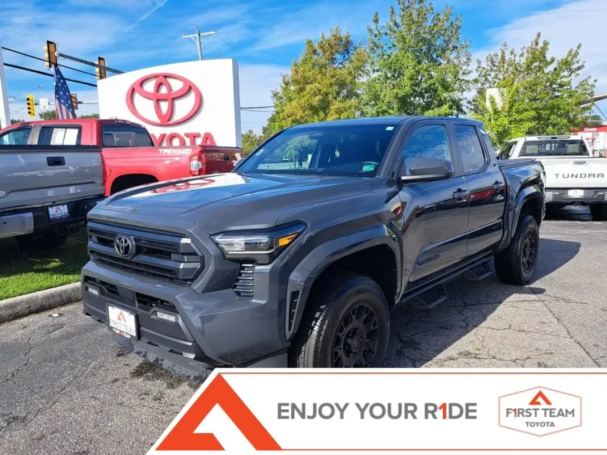 2024 Toyota Tacoma SR5 photo 1
