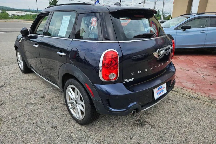 2016 Mini Countryman S ALL4 photo 1
