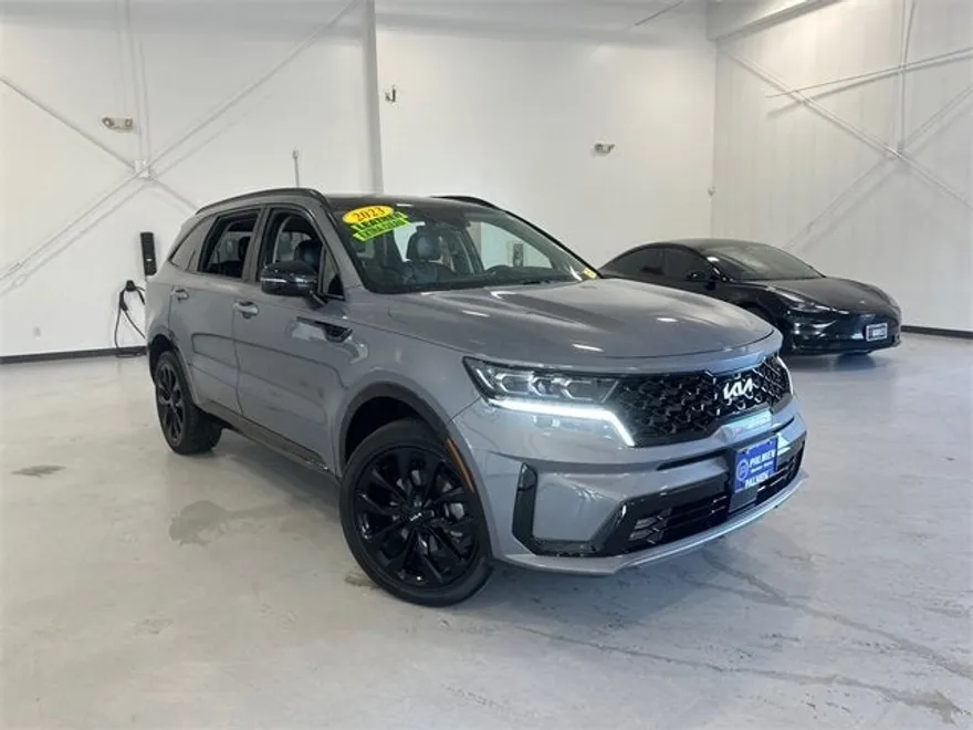 2023 Kia Sorento SX photo 1