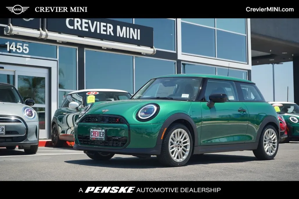 2025 Mini Cooper 2 Door Hardtop Iconic photo 1