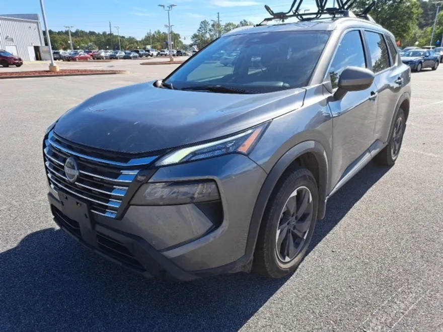 2024 Nissan Rogue SV photo 1