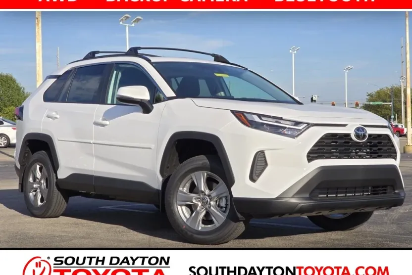 2025 Toyota RAV4 XLE photo 1