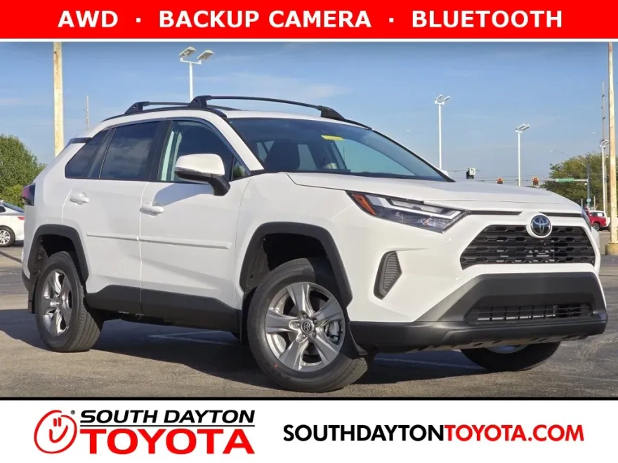 2025 Toyota RAV4 XLE photo 1