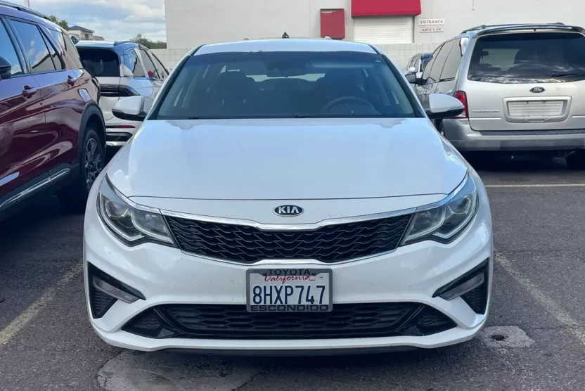 2019 Kia Optima LX photo 1