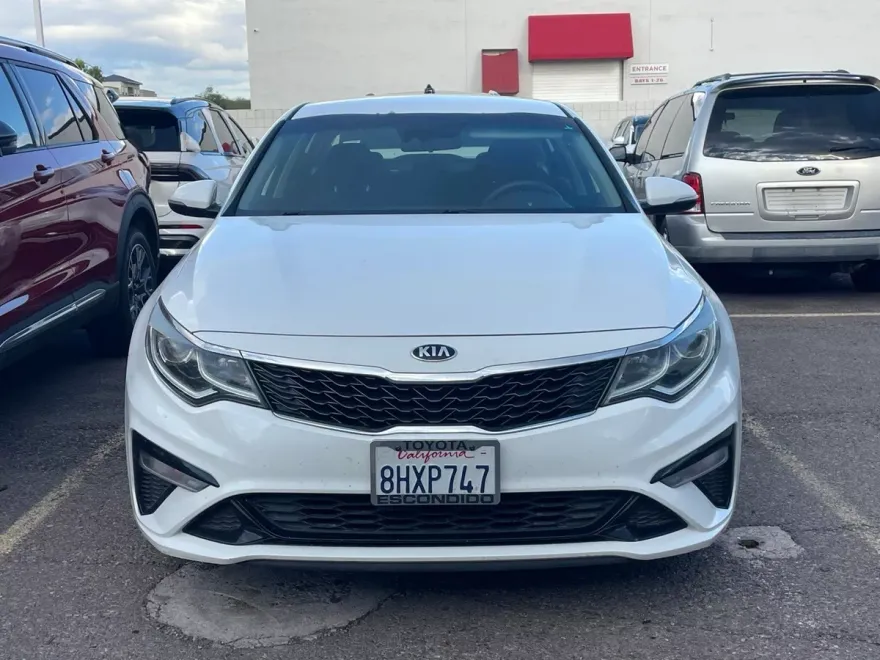 2019 Kia Optima LX photo 1