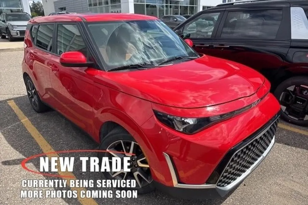 2024 Kia Soul EX photo 1