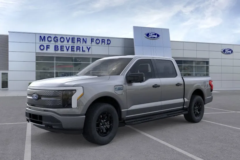2025 Ford F-150 Lightning XLT photo 1