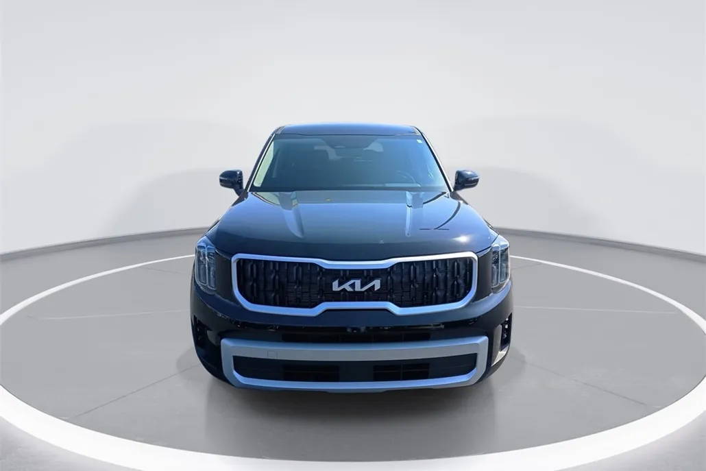 2025 Kia Telluride LX photo 1