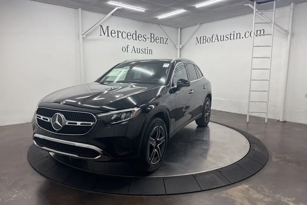 2026 Mercedes Benz GLC 300 photo 1