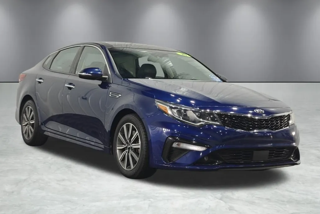 2020 Kia Optima EX Premium photo 1