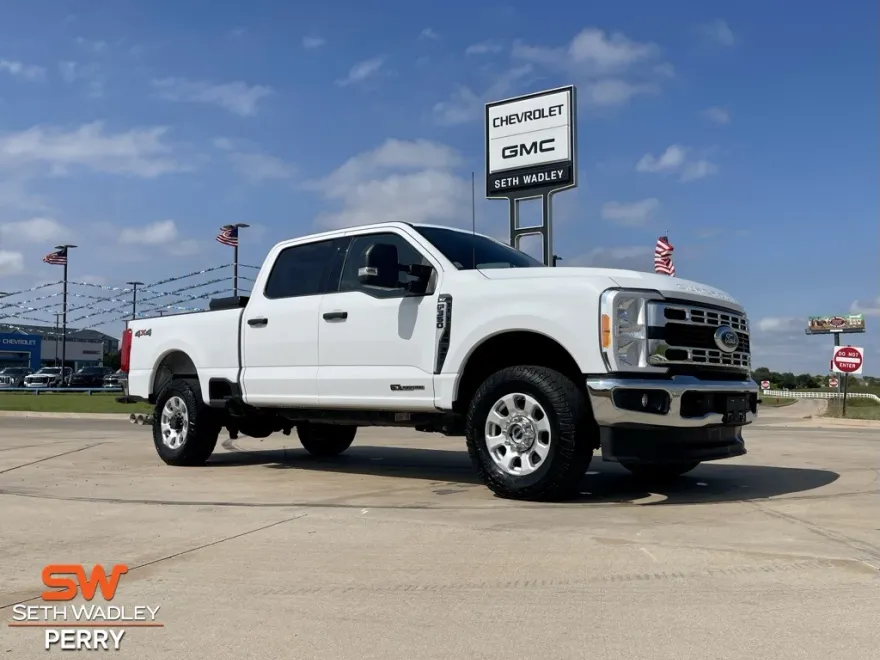 2023 Ford F-350 XLT photo 1