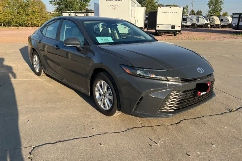 2025 Toyota Camry LE photo 1