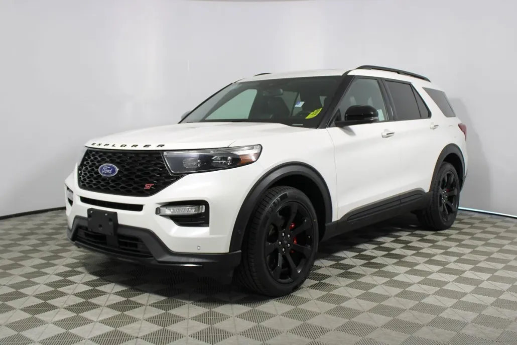 2022 Ford Explorer ST photo 1