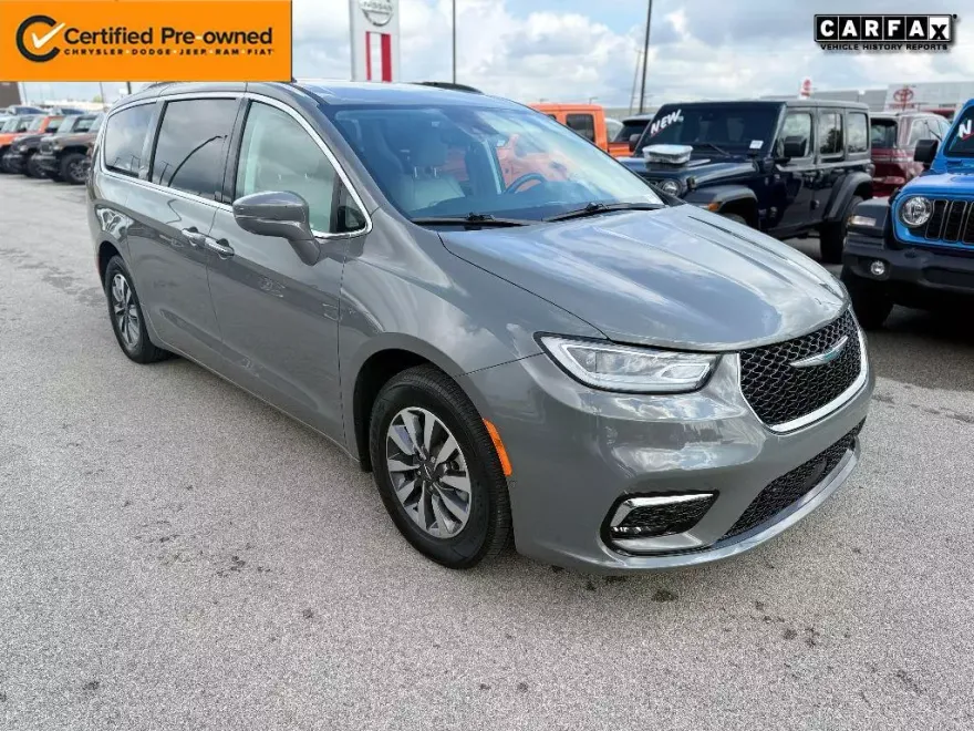 2021 Chrysler Pacifica Hybrid Touring L photo 1