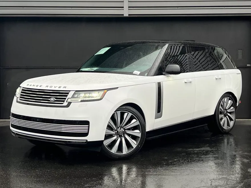 2025 Land Rover Range Rover SV photo 1