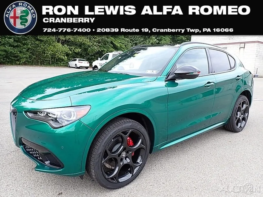 2025 Alfa Romeo Stelvio Tributo Italiano photo 1