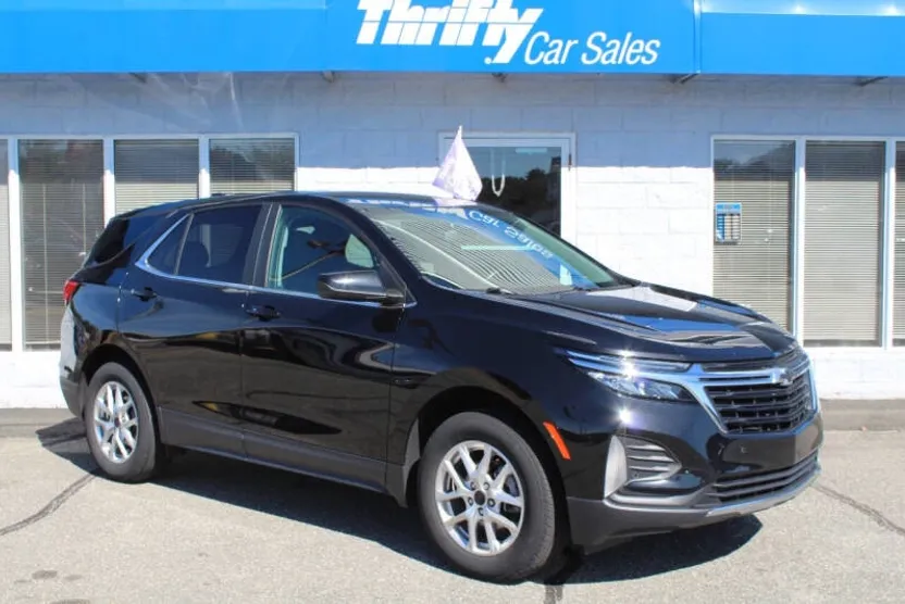 2023 Chevrolet Equinox LT photo 1