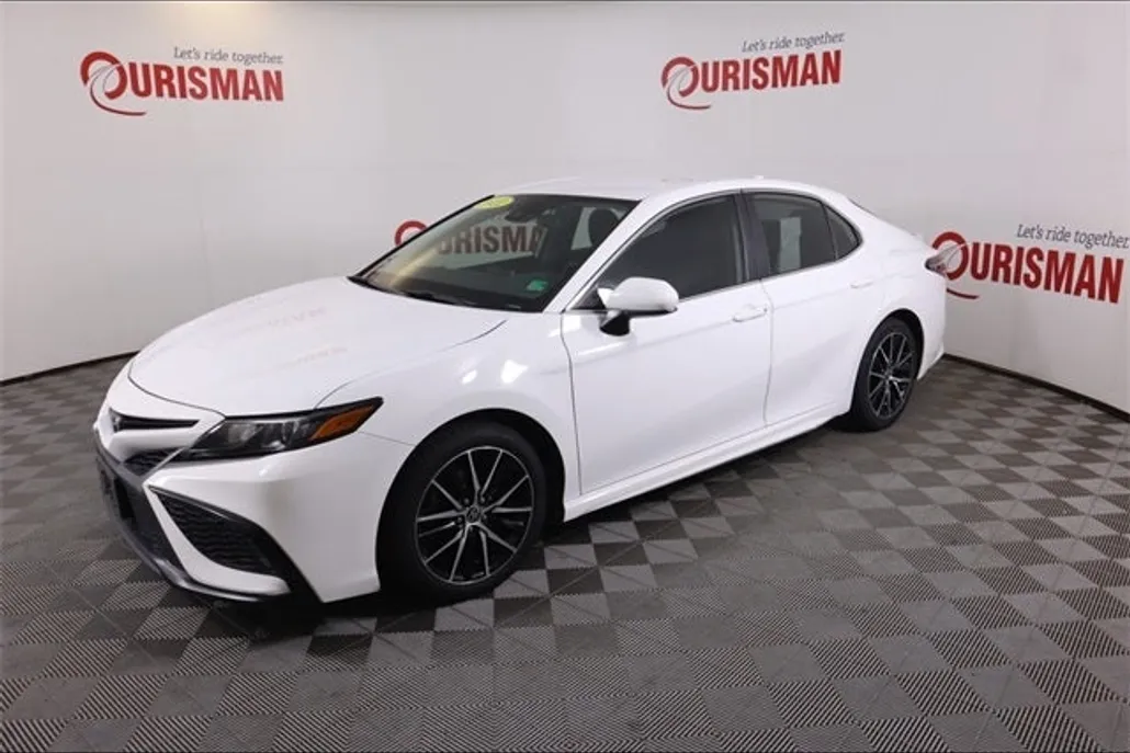 2021 Toyota Camry SE photo 1
