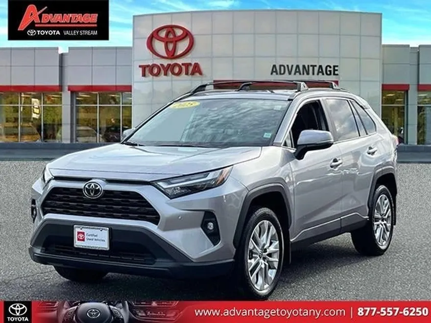 2025 Toyota RAV4 XLE Premium photo 1