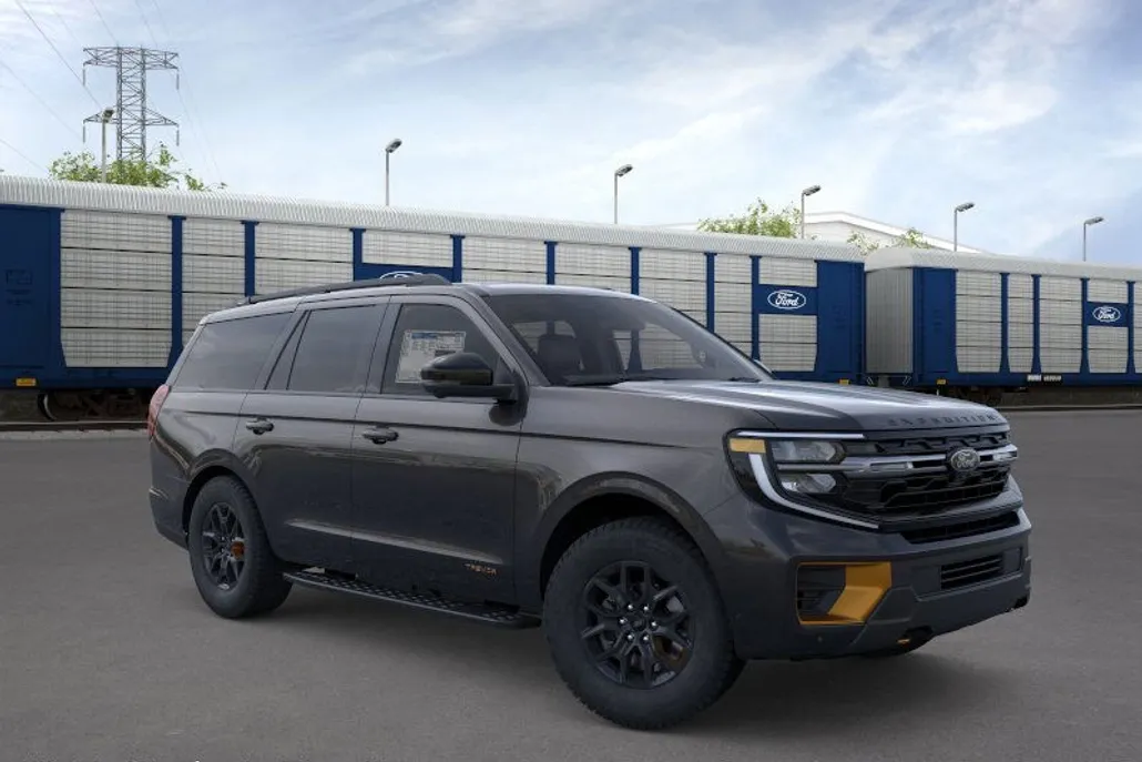2025 Ford Expedition photo 1